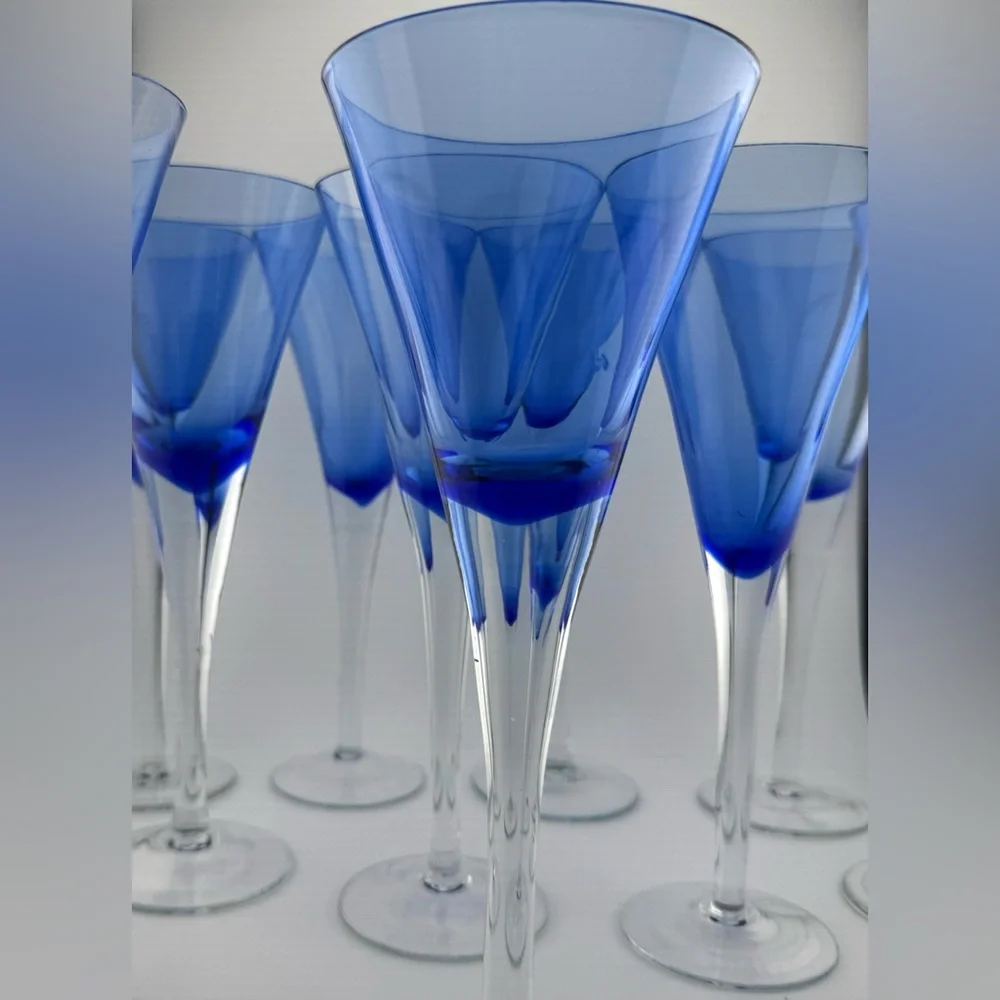 4 Crate & Barrel Blue Rhapsody tulip champagne flutes /martini glasses. 8oz